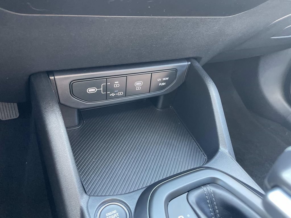 Used 2025 Kia K4 FWD image 30