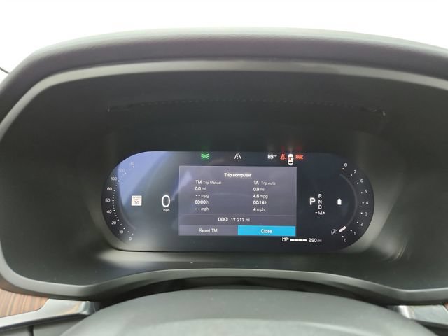 Certified 2025 Volvo V60 B5 Cross Country Plus AWD/4WD image 20