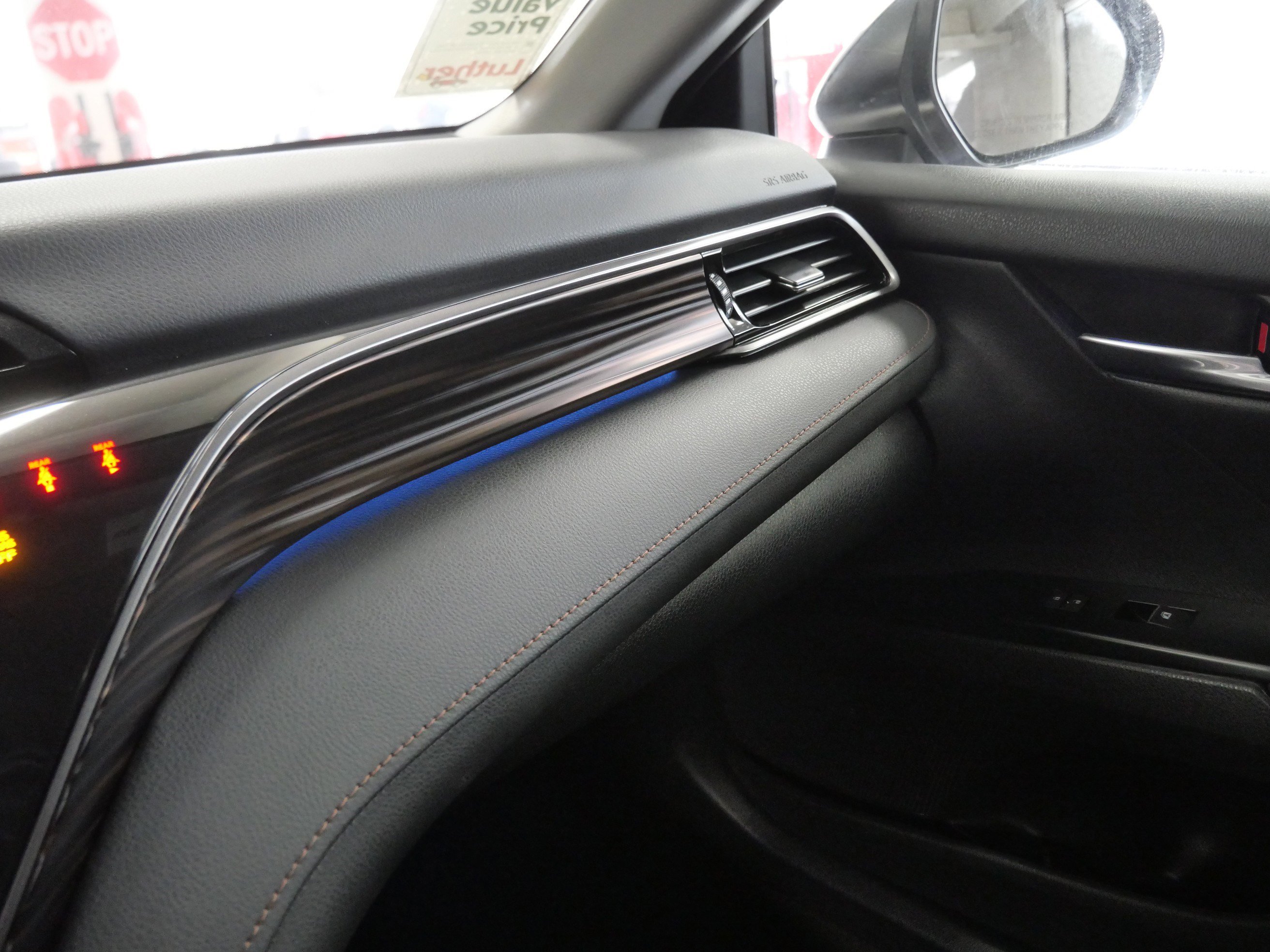 Certified 2020 Toyota Camry XLE image 24