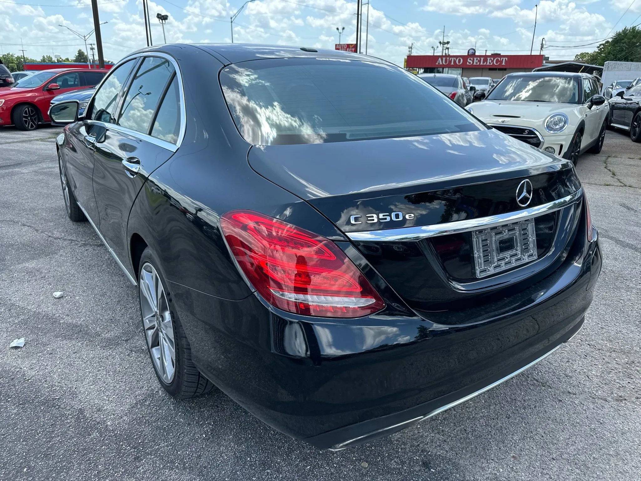 Used 2018 Mercedes-Benz C 350e Sedan w/ Premium Package image 34