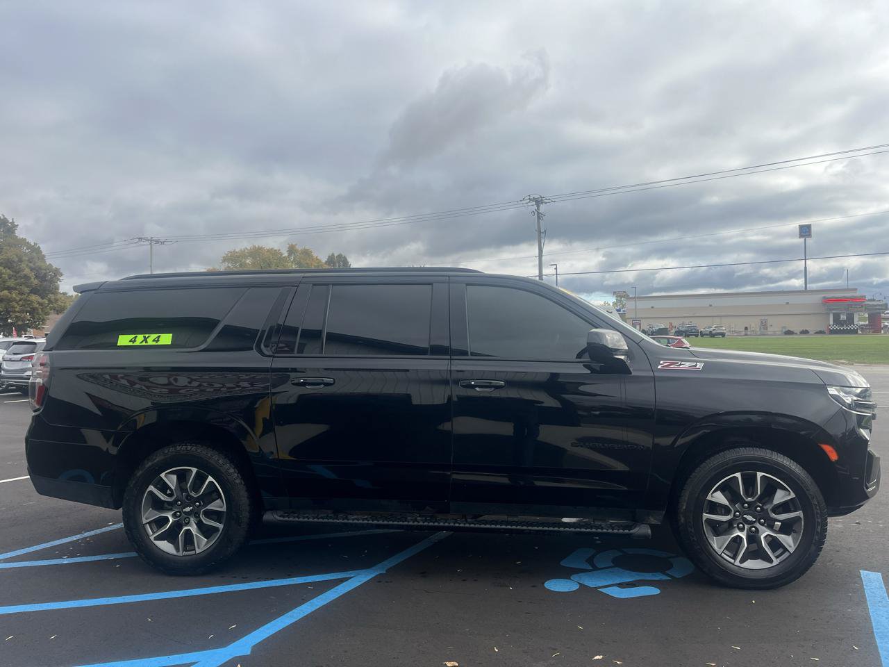 Used 2021 Chevrolet Suburban Z71 AWD/4WD image 4