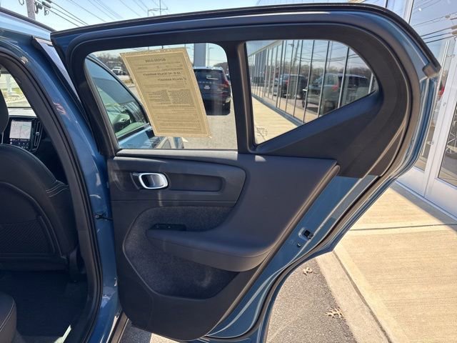 Certified 2025 Volvo XC40 B5 Plus image 12