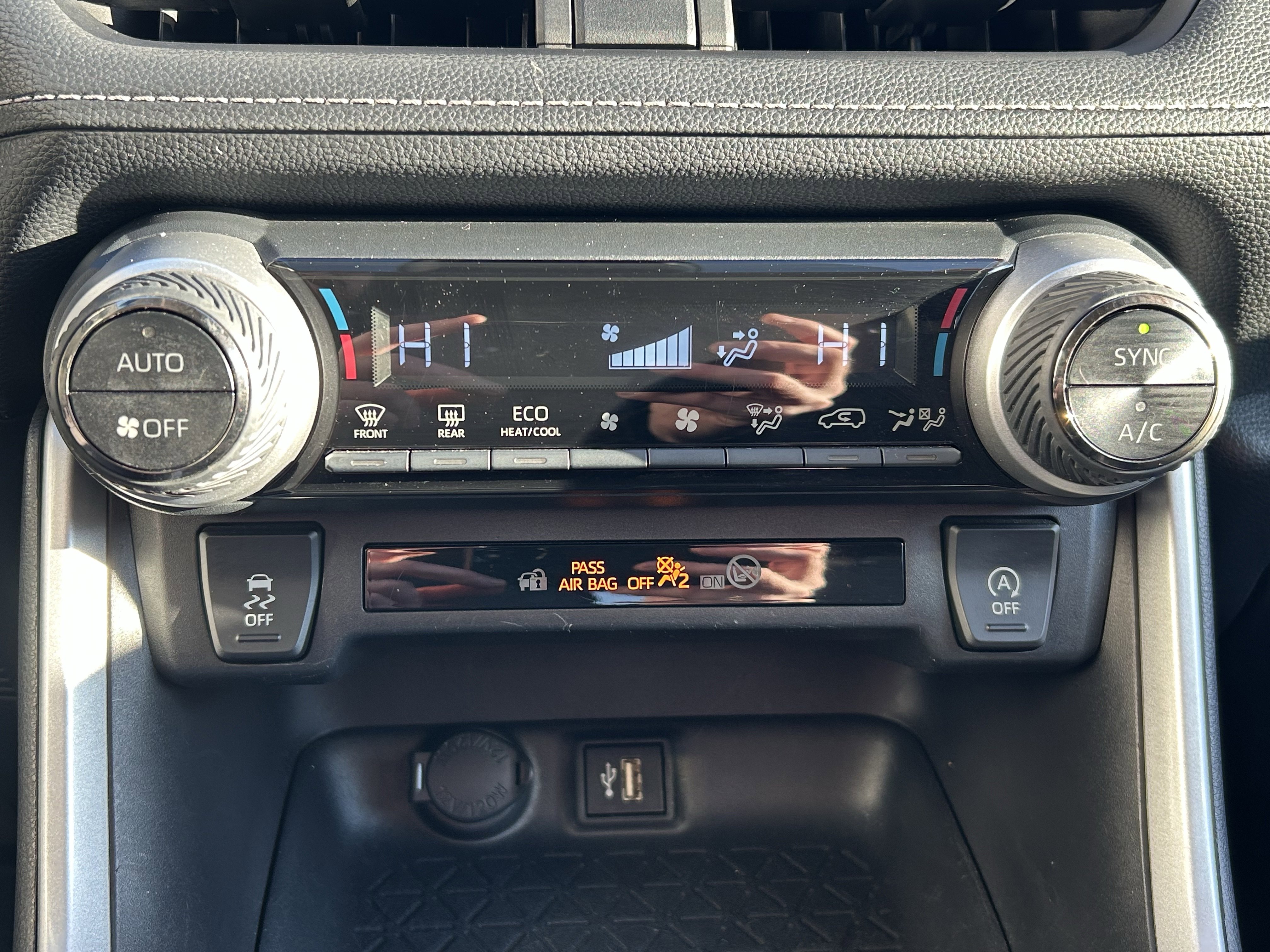 Certified 2024 Toyota RAV4 XLE FWD image 29