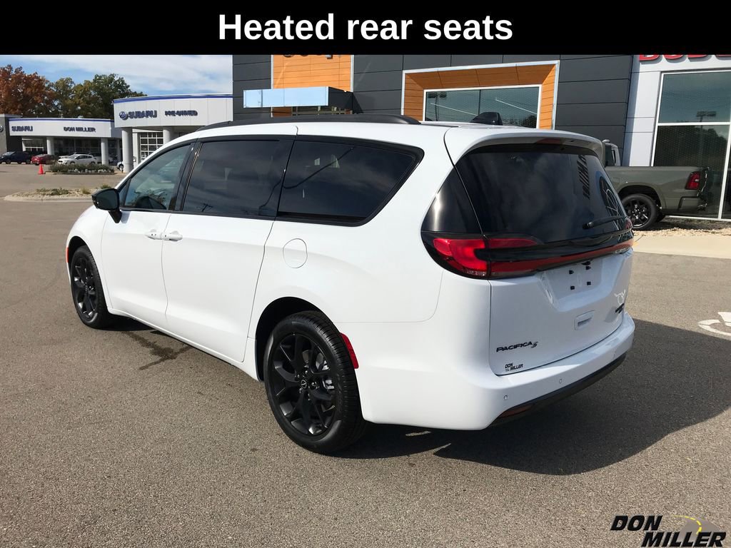 New 2026 Chrysler Pacifica Limited w/ S Appearance Package image 7