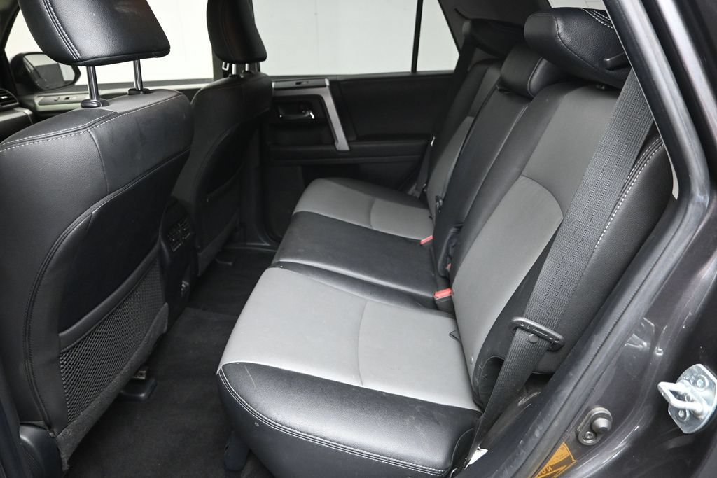 Used 2021 Toyota 4Runner SR5 Premium w/ Moonroof Package AWD/4WD image 32
