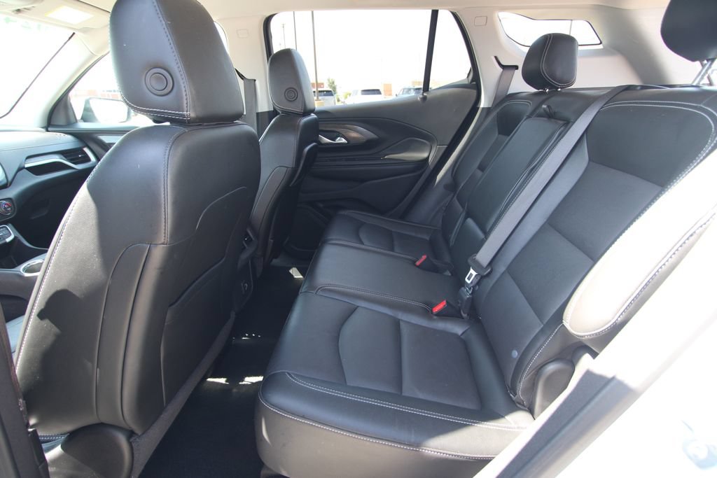 Used 2024 GMC Terrain SLT AWD/4WD image 7