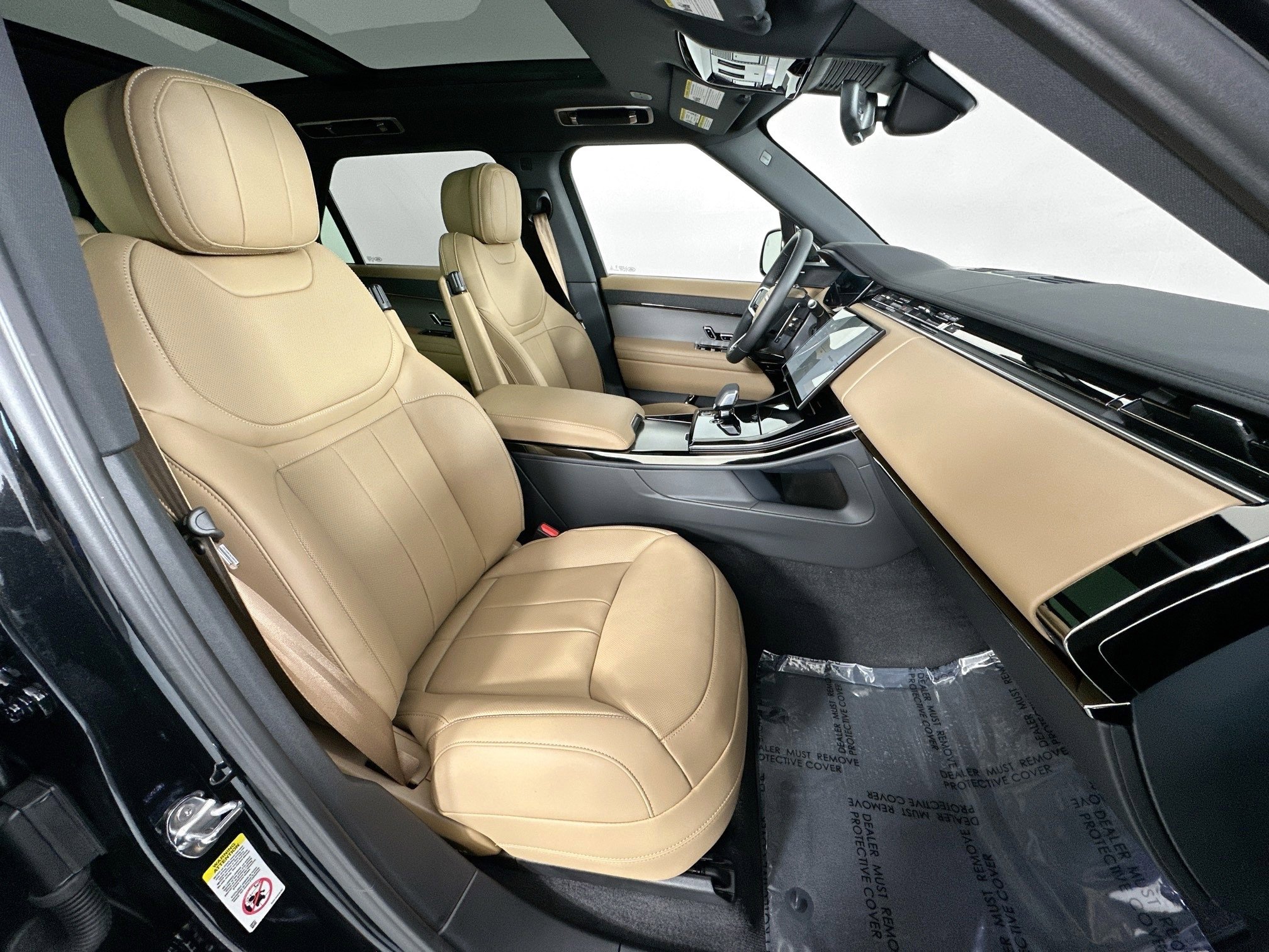Used 2025 Land Rover Range Rover Sport SE image 25