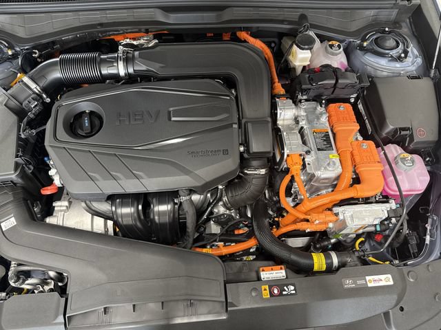 Certified 2025 Hyundai Sonata Limited FWD image 40