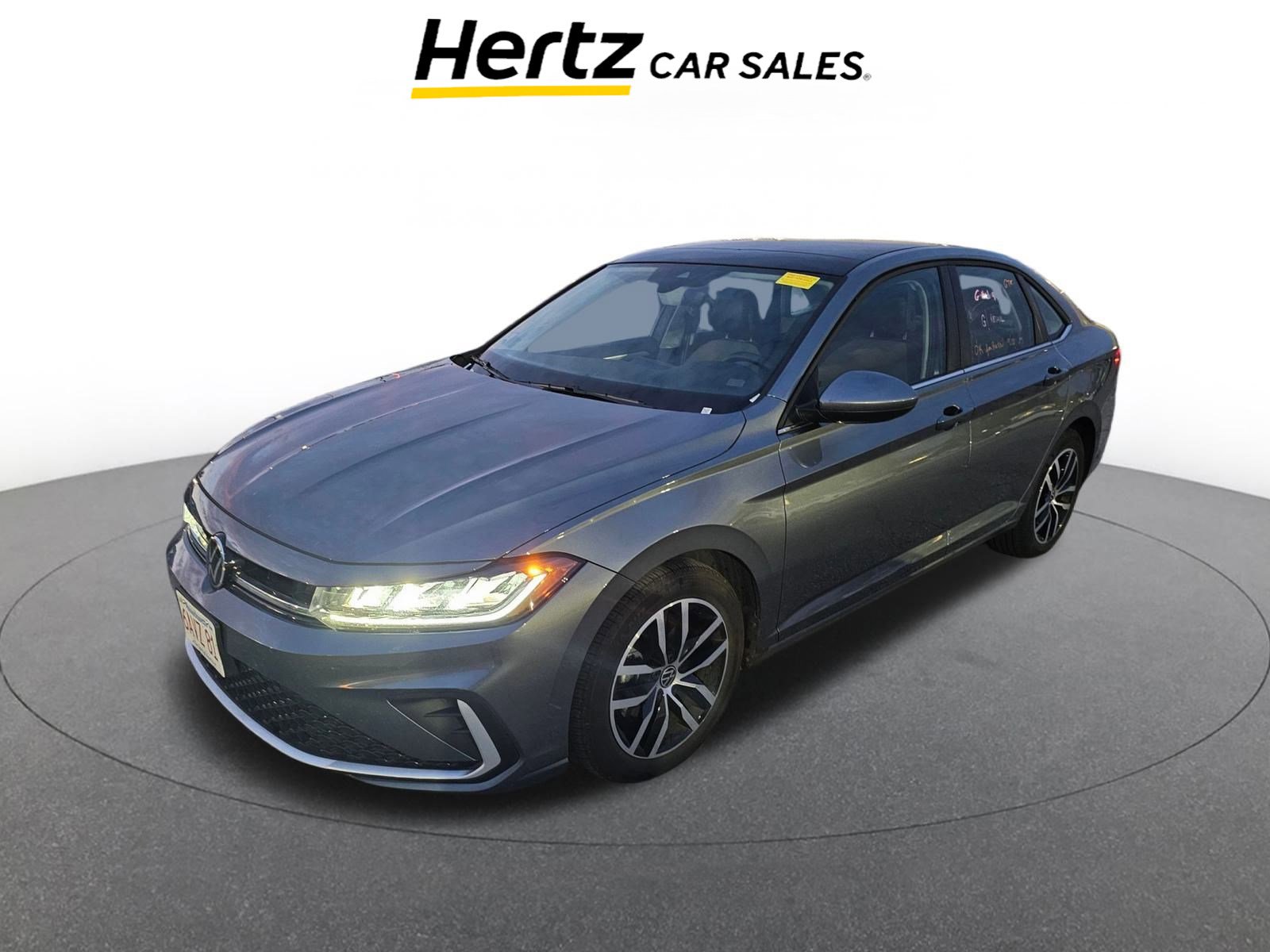 Used 2025 Volkswagen Jetta SE image 3