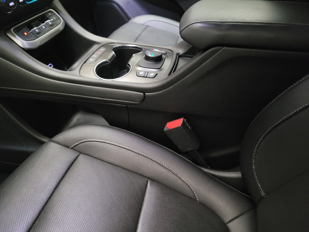 Used 2020 GMC Acadia SLT FWD image 26