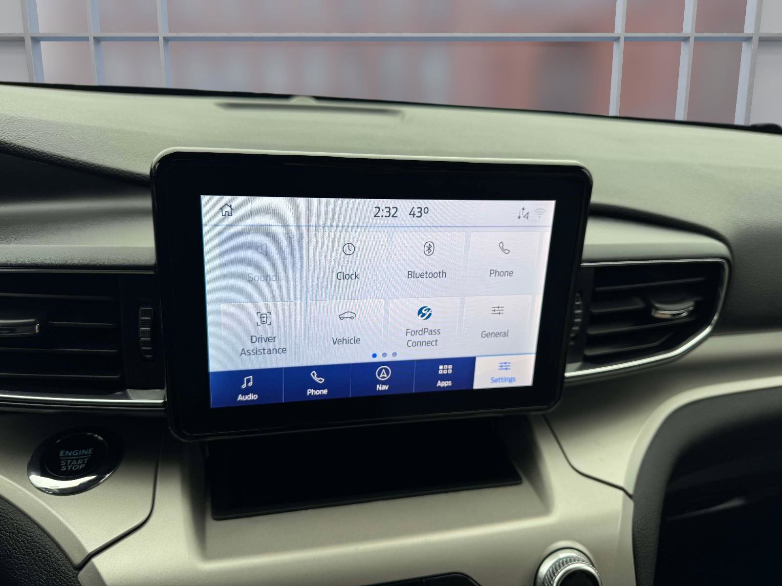 Certified 2022 Ford Explorer XLT w/ Equipment Group 202A AWD/4WD image 24