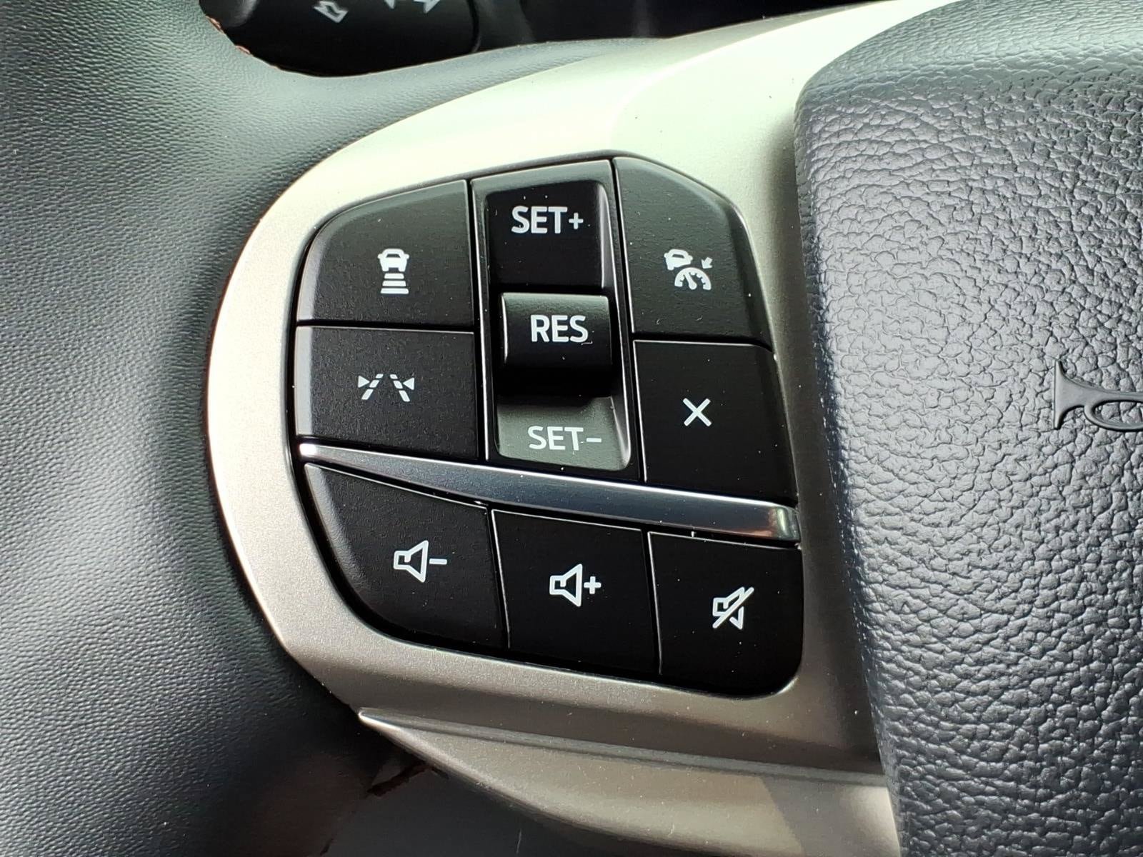 Used 2025 Ford Explorer Active AWD/4WD image 20