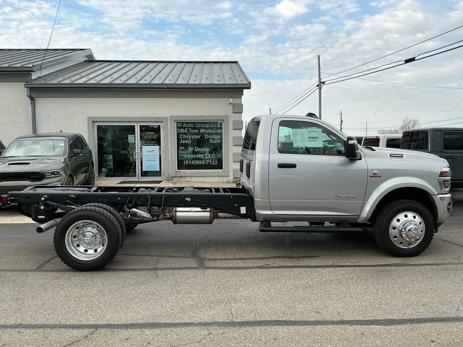 New 2026 RAM 5500 4x4 Regular Cab image 9