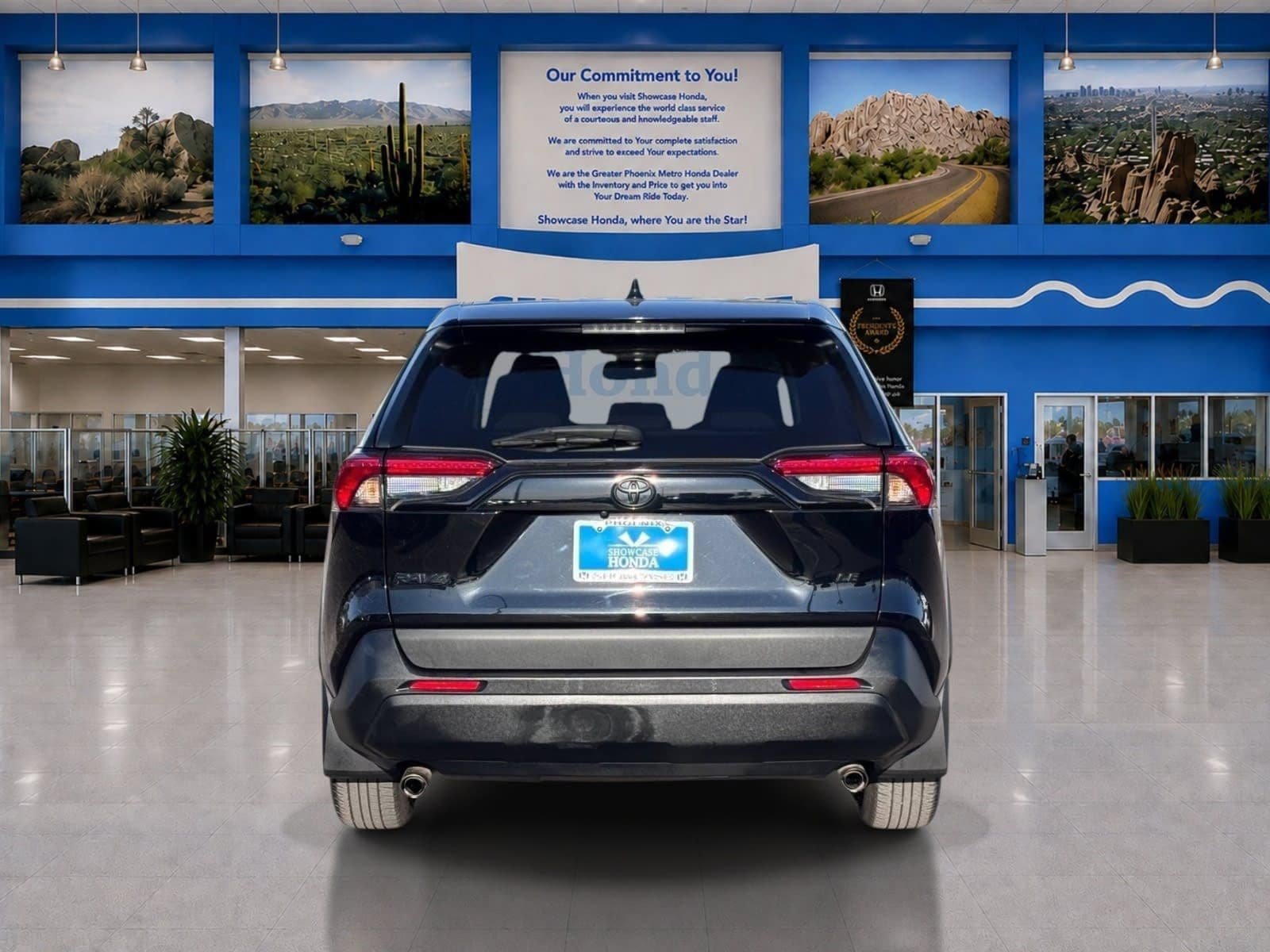 Used 2024 Toyota RAV4 LE FWD image 7