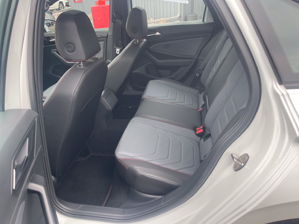 Used 2025 Volkswagen Jetta GLI Autobahn FWD image 29