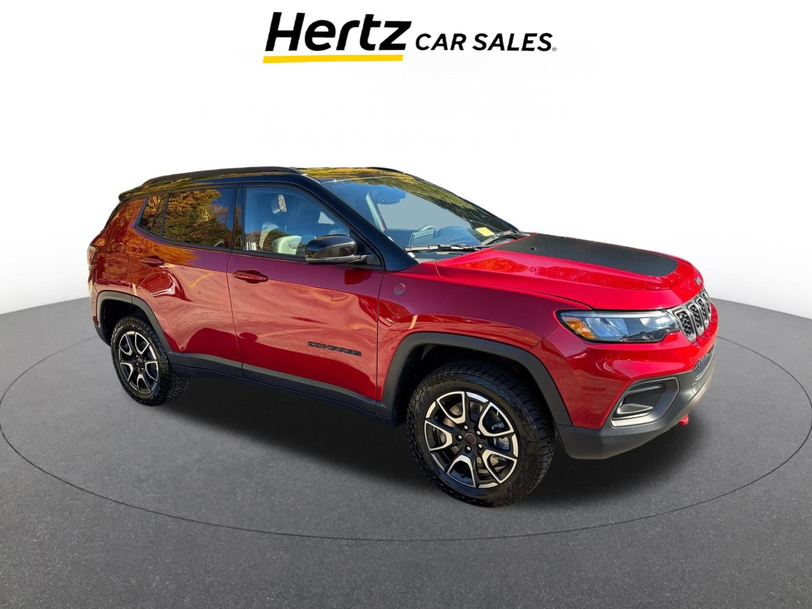 Used 2025 Jeep Compass Trailhawk image 1