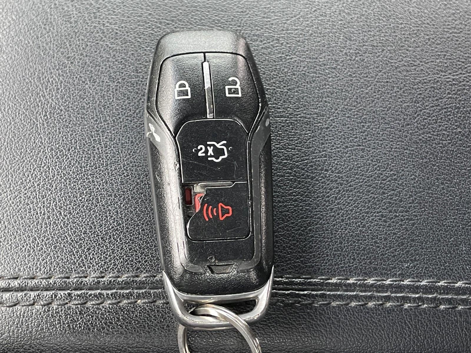 Used 2017 Ford Edge SE w/ Cargo Accessory Package FWD image 30