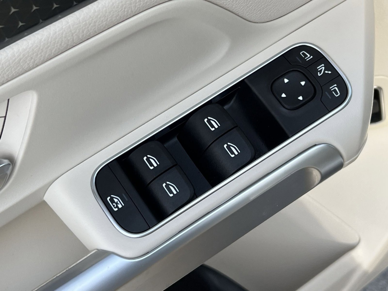 Certified 2024 Mercedes-Benz GLB 250 GLB 250 image 13