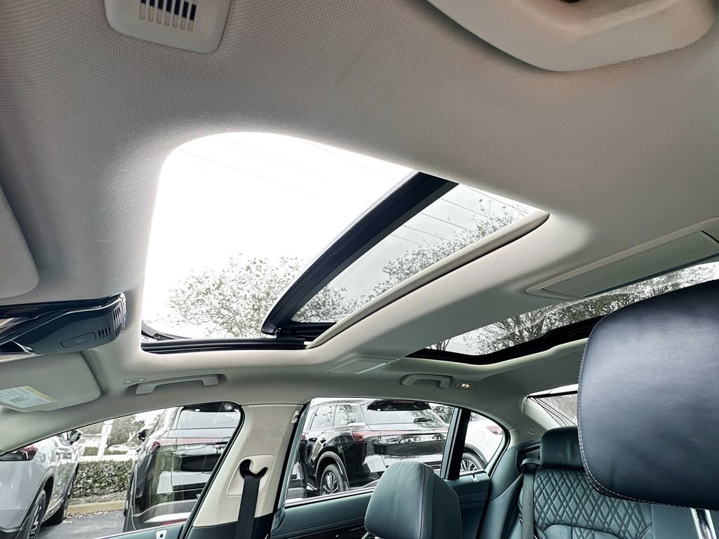 Used 2022 BMW 740i xDrive w/ Luxury Rear Seating Package image 24