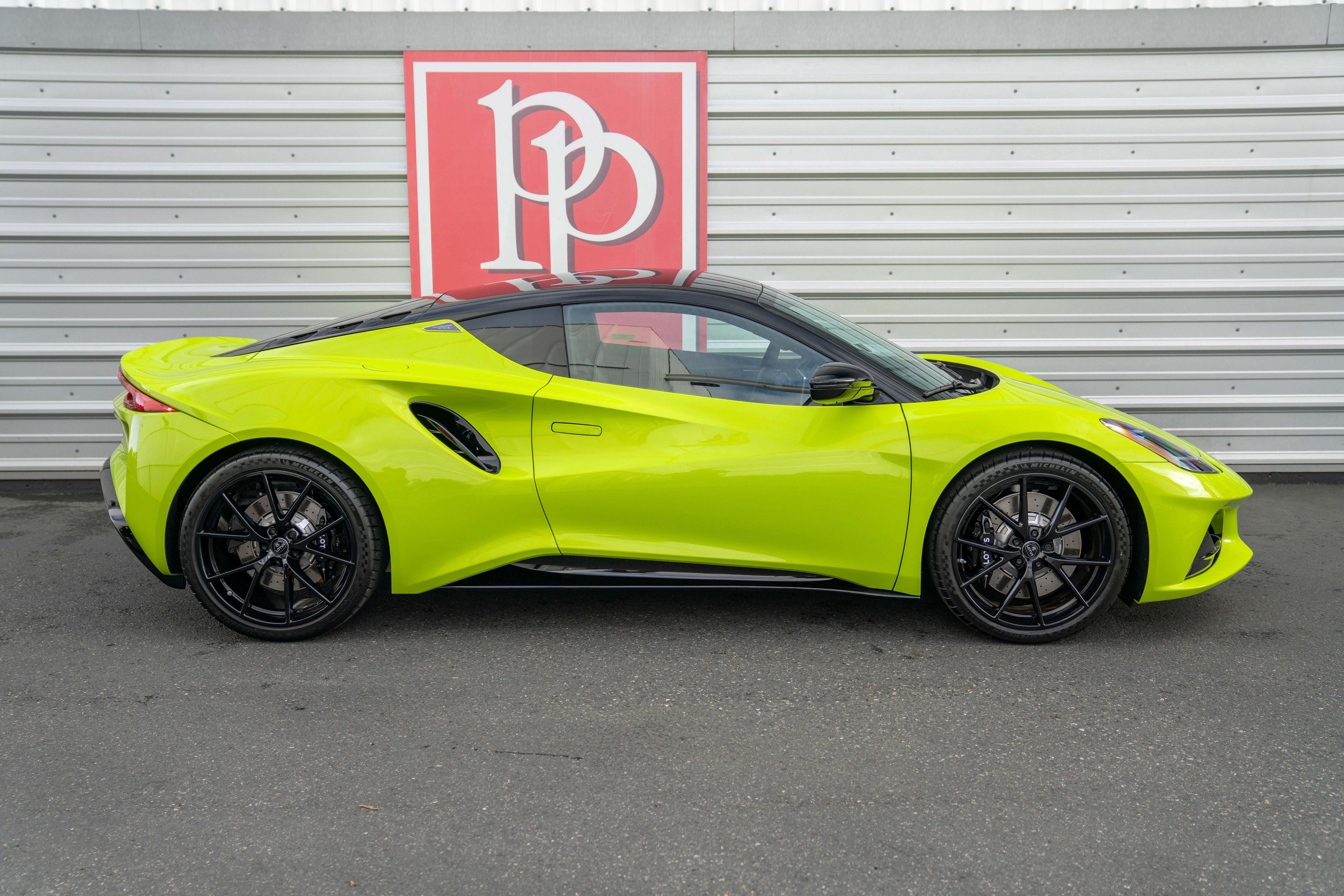 Used 2025 Lotus Emira RWD image 43