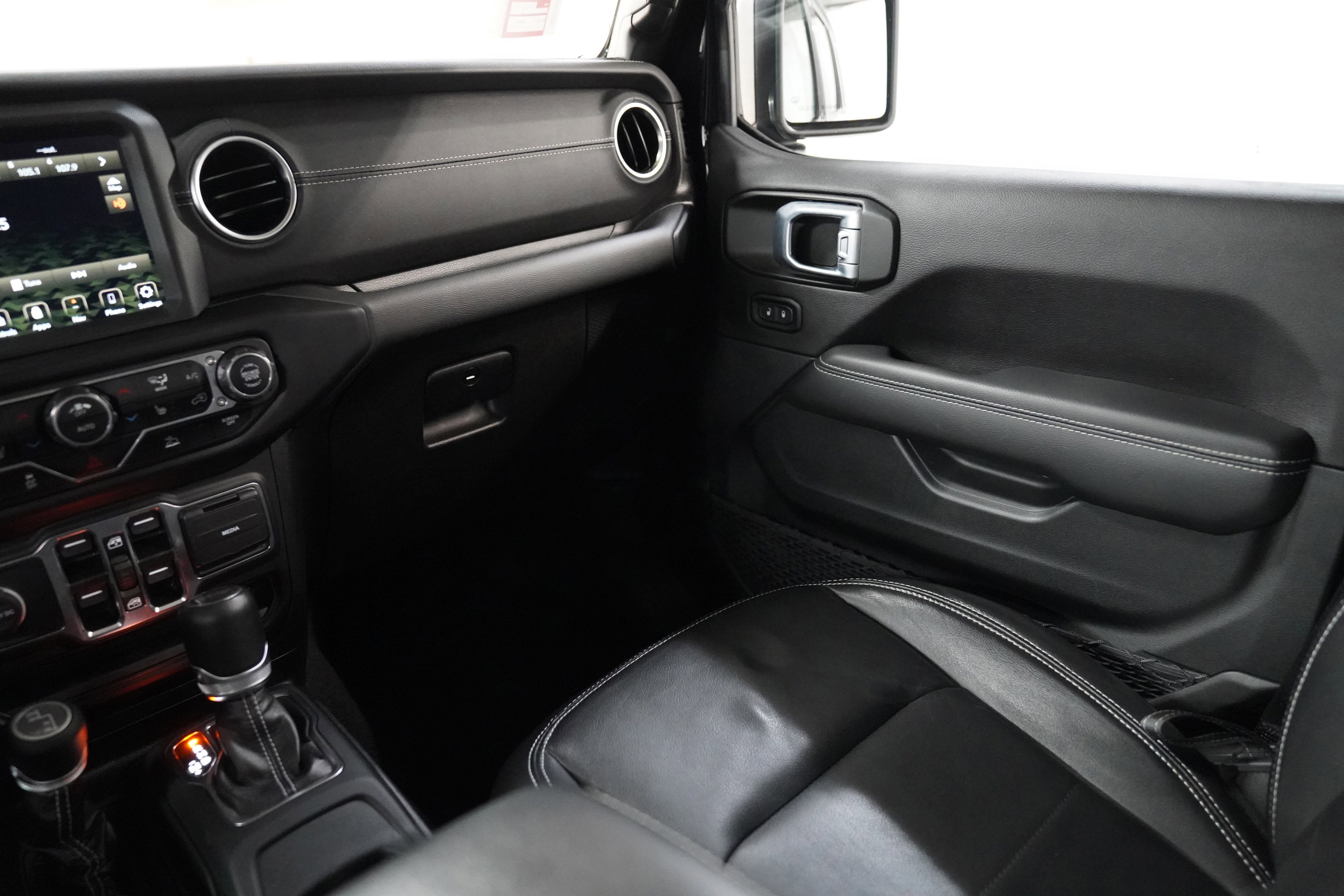 Certified 2022 Jeep Wrangler Unlimited Sahara w/ Cold Weather Group image 13