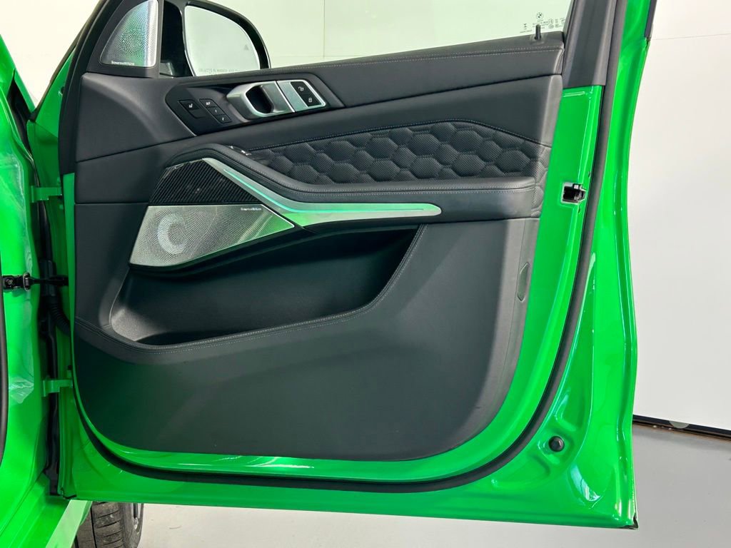 Used 2025 BMW X5 M Competition w/ Executive Package image 21