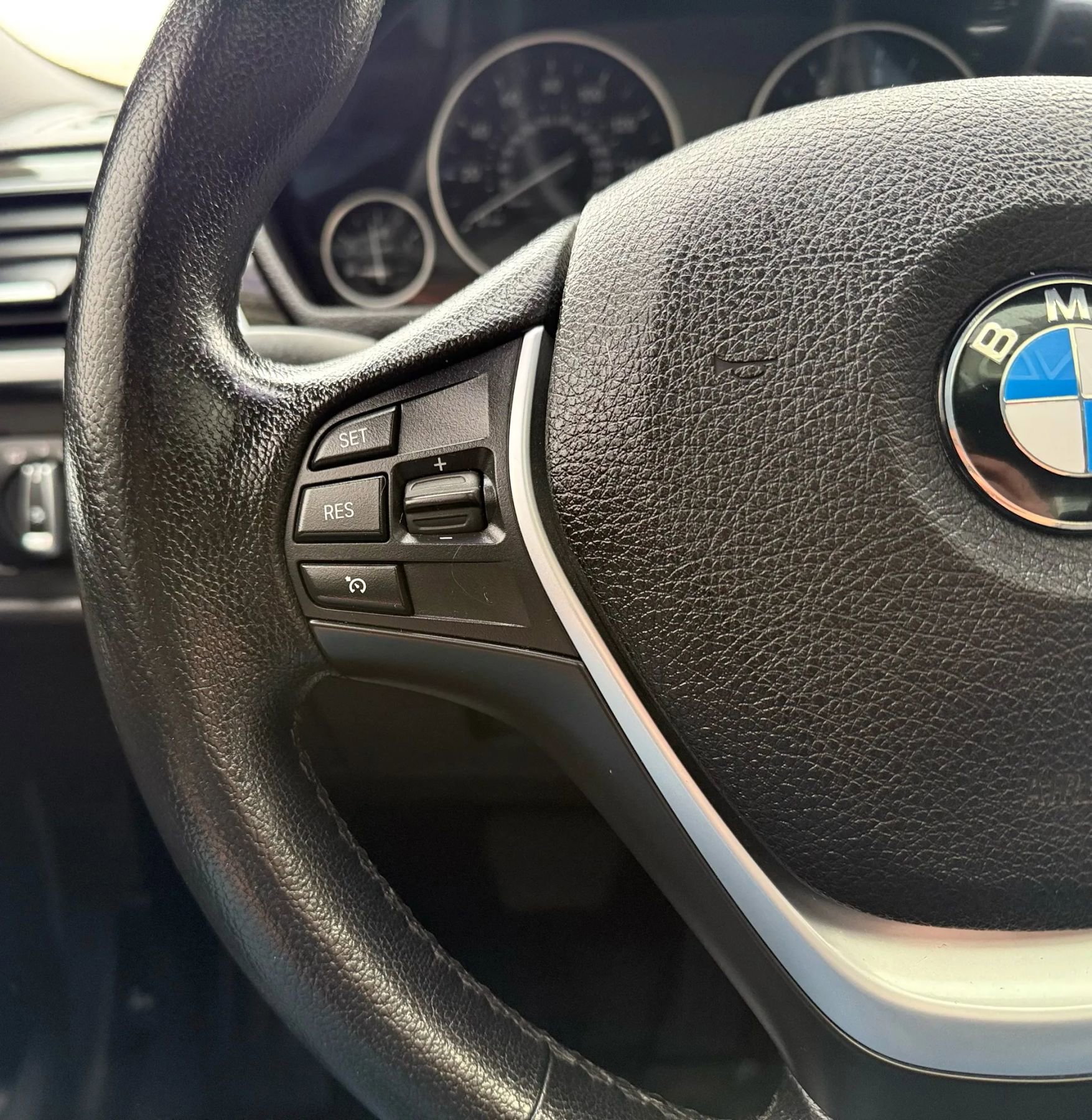 Used 2016 BMW 328d xDrive Sedan AWD/4WD image 14