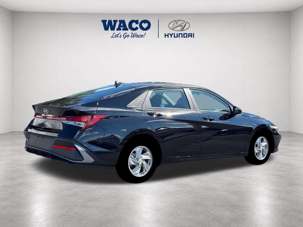 Used 2026 Hyundai Elantra SE FWD image 10