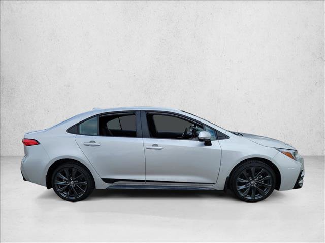 Used 2025 Toyota Corolla SE image 4