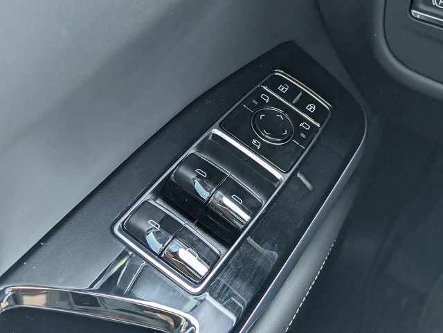 Certified 2025 Cadillac Escalade Sport Platinum w/ LPO, Floor Liner Package AWD/4WD image 29