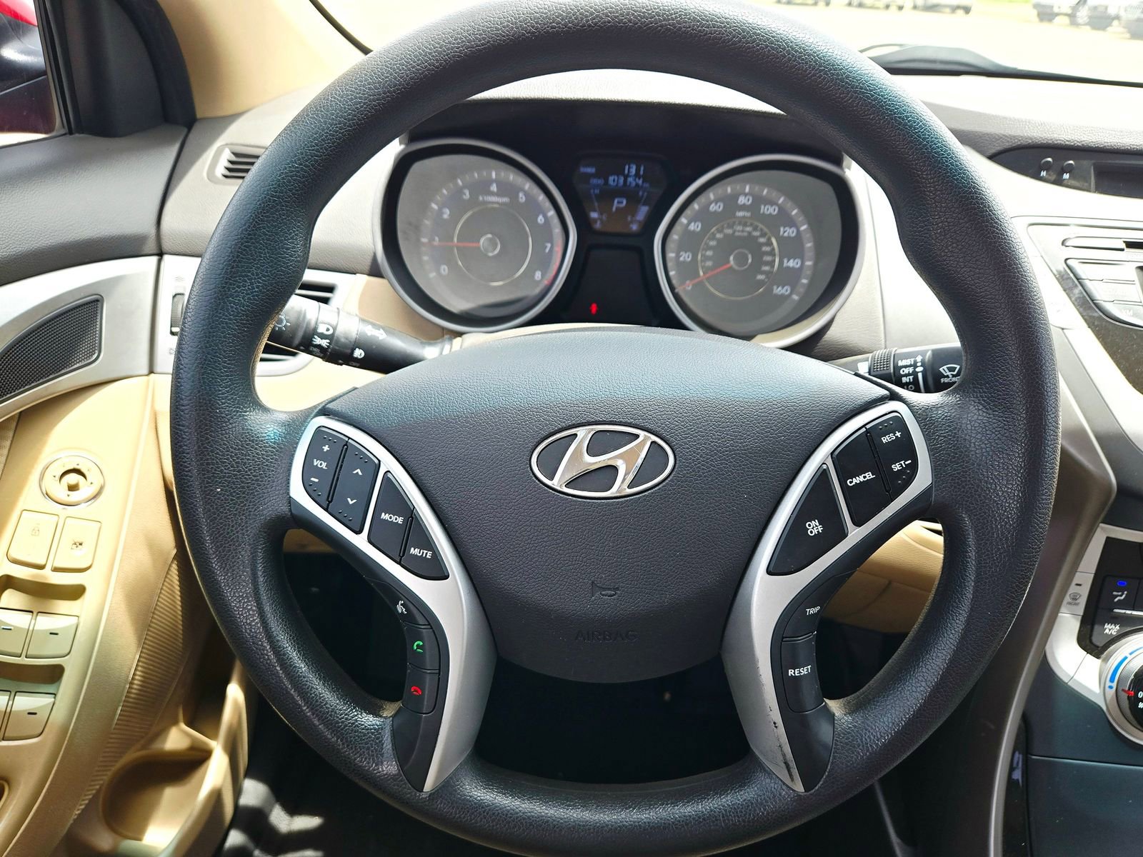 Used 2012 Hyundai Elantra GLS w/ Preferred Pkg 3 FWD image 10
