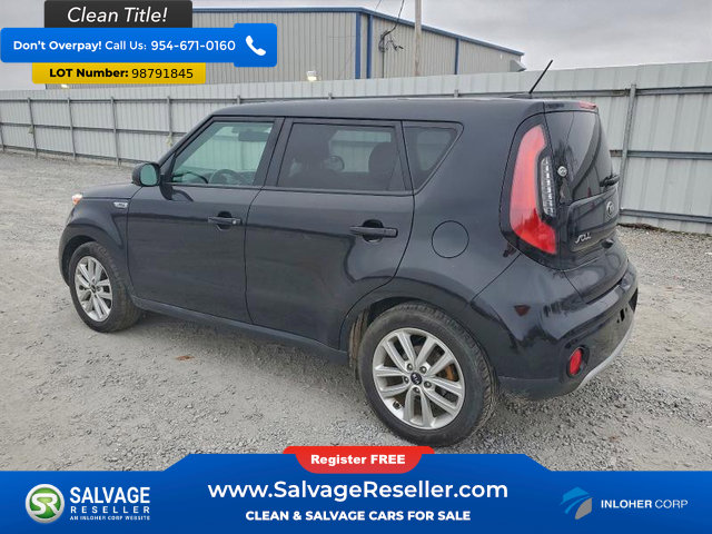 Used 2018 Kia Soul + image 3
