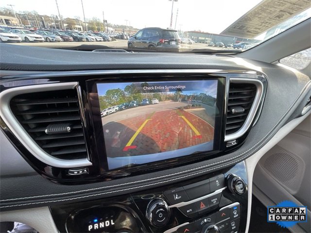 Used 2022 Chrysler Pacifica Touring-L image 28