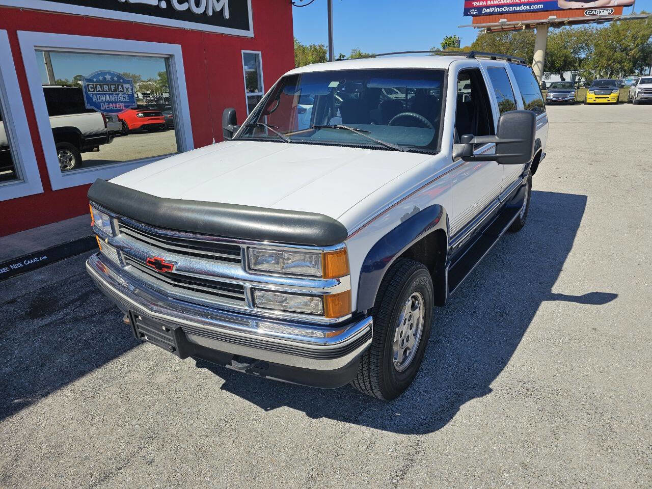 Used 1995 Chevrolet Suburban 4WD image 2