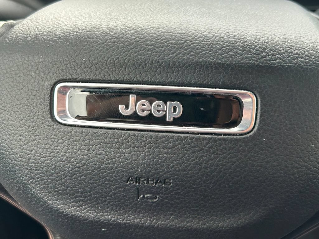 Used 2024 Jeep Grand Cherokee L Altitude AWD/4WD image 40