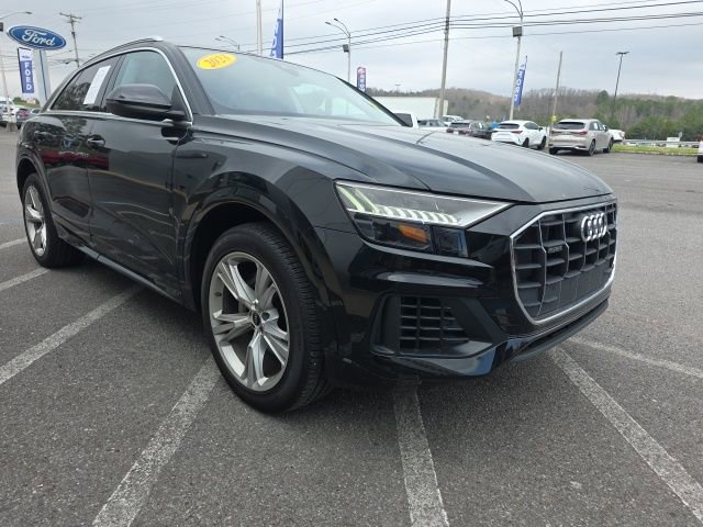 Used 2023 Audi Q8 Premium image 43