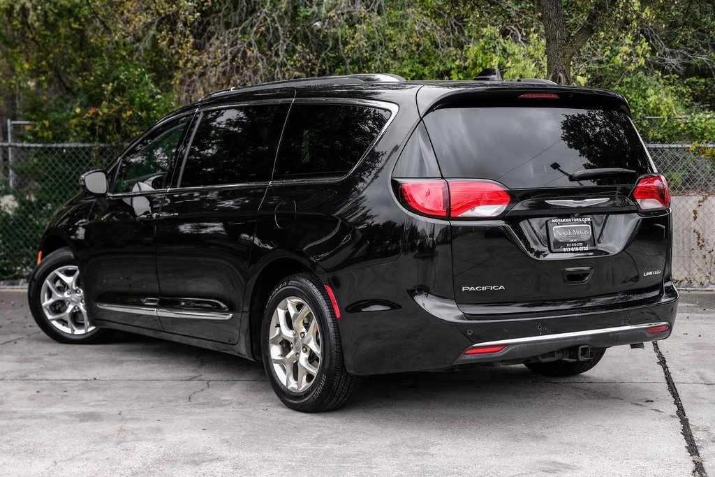 Used 2018 Chrysler Pacifica Limited image 20