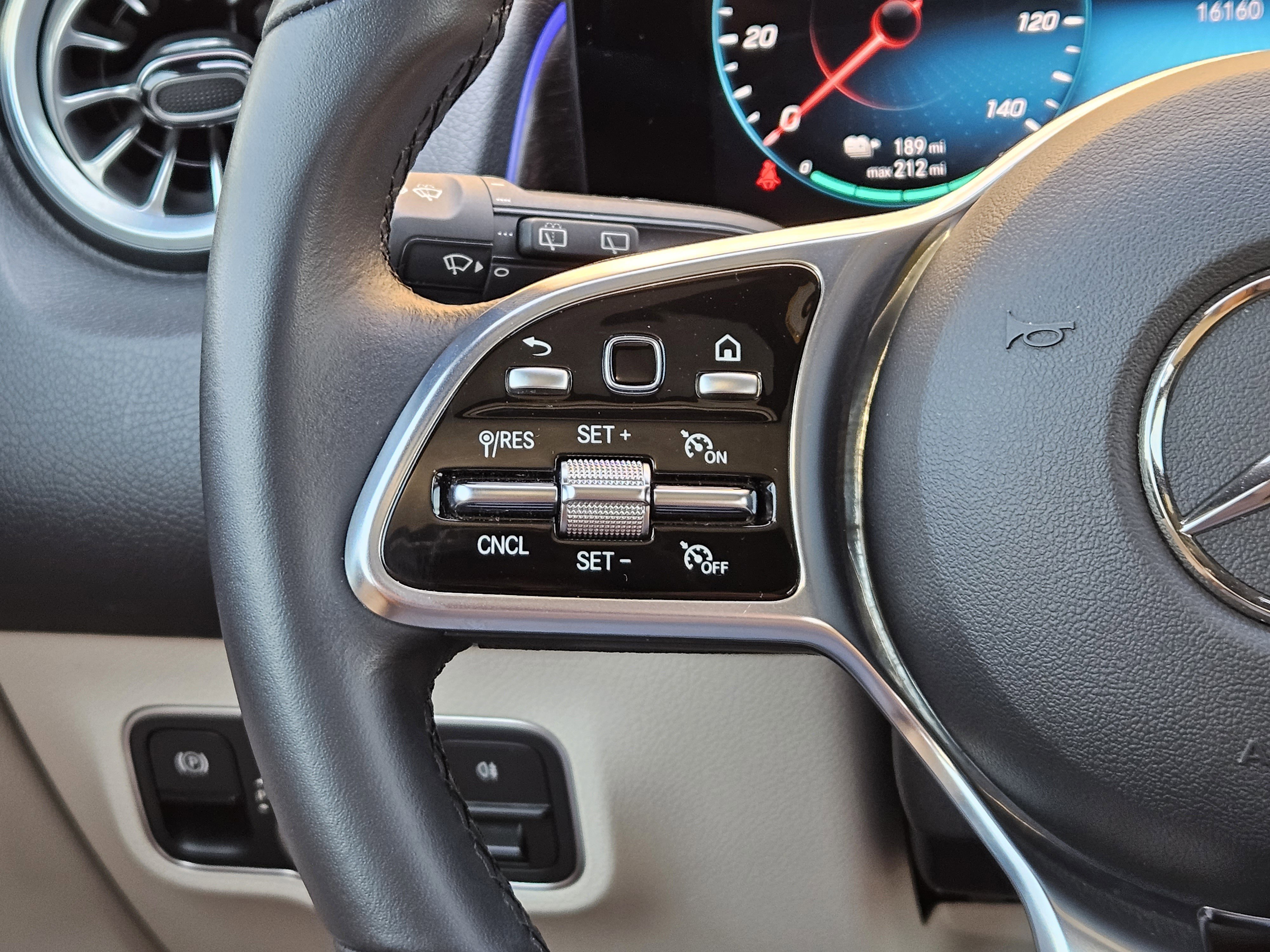 Certified 2023 Mercedes-Benz EQB 350 4MATIC SUV image 28