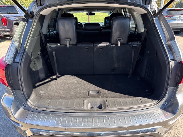 Used 2017 Nissan Pathfinder Platinum w/ Family Entertainment Package AWD/4WD image 9