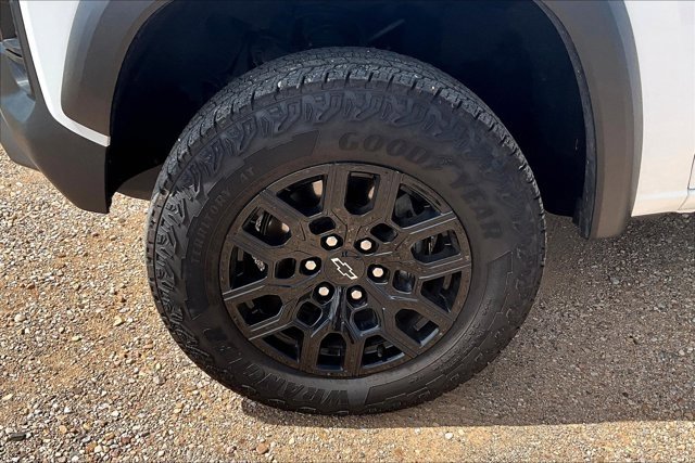 Used 2024 Chevrolet Colorado Trail Boss w/ Safety Package image 34