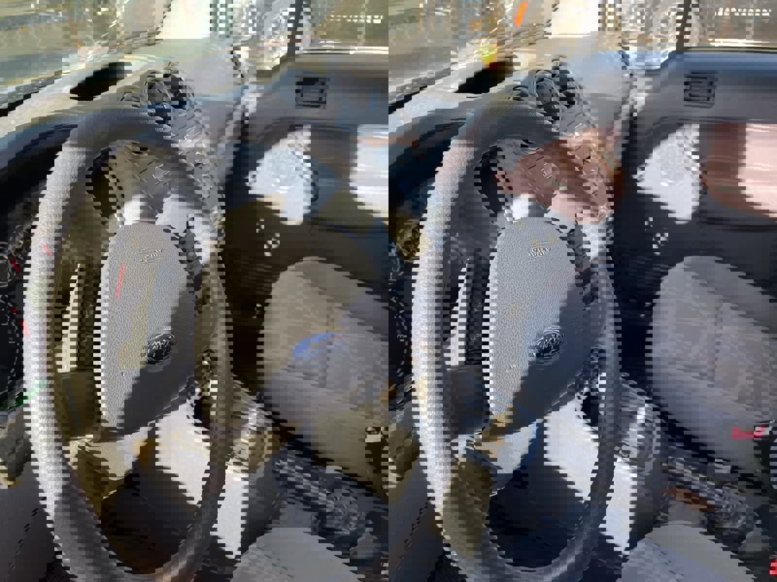 Used 2013 Ford Transit Connect XLT image 27