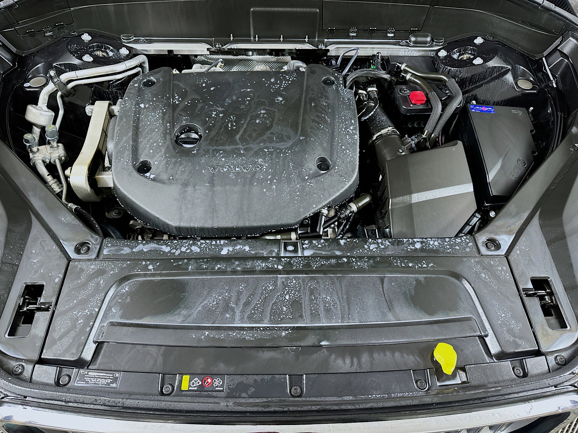 Used 2024 Volvo XC90 B6 Plus w/ Protection Package Premier image 32