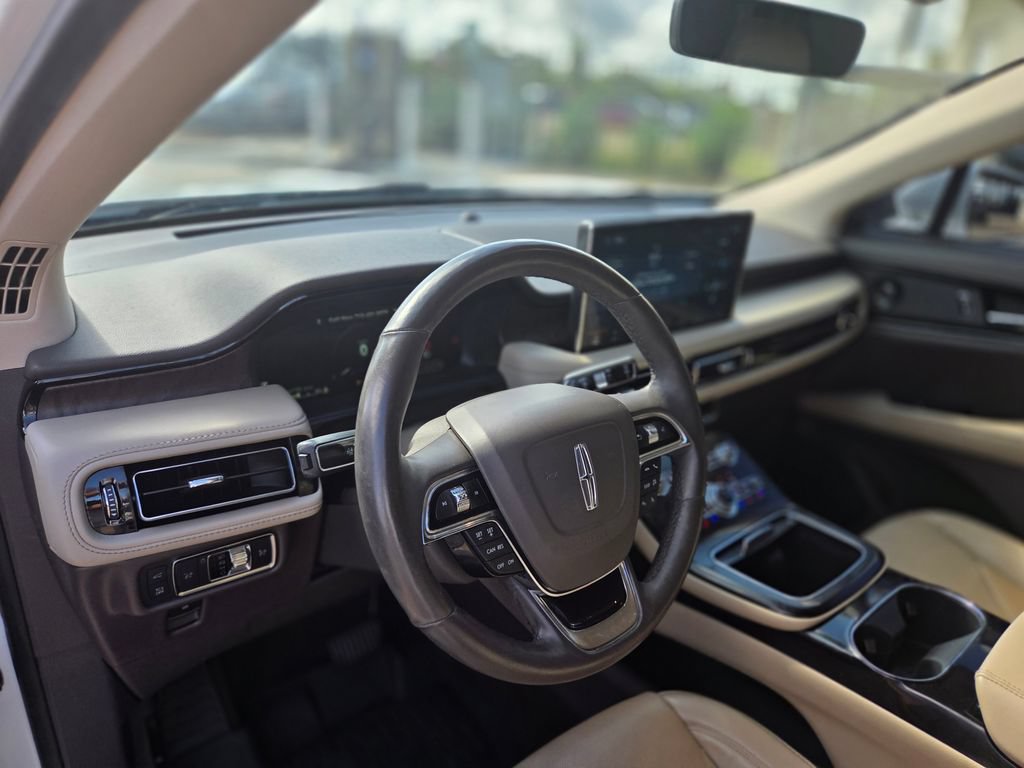 Used 2022 Lincoln Nautilus Reserve w/ Luxury Package FWD image 16