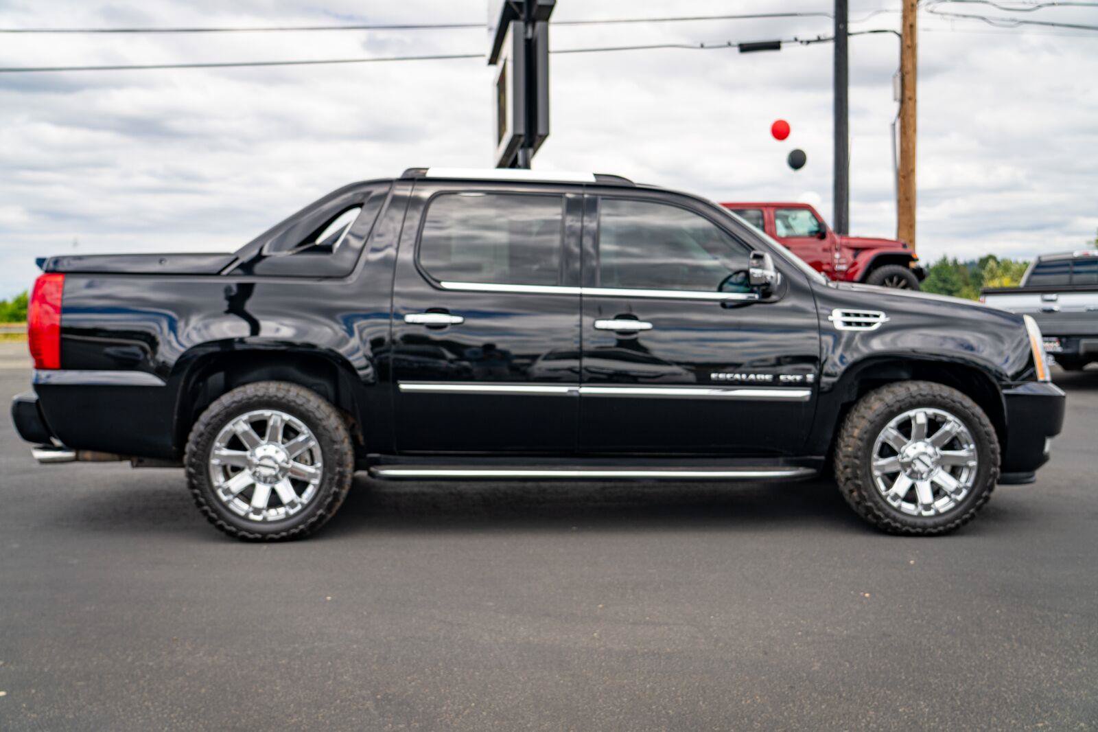 Used 2007 Cadillac Escalade EXT w/ Information Package AWD/4WD image 8