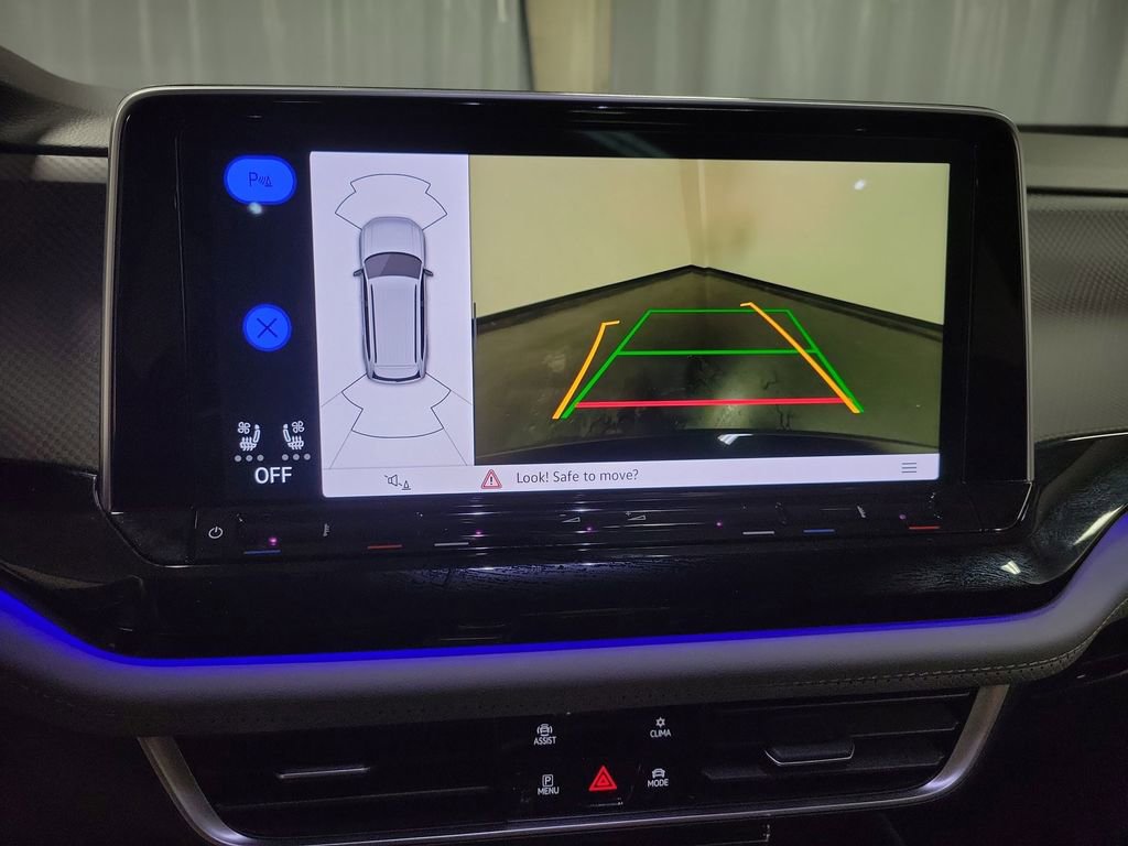 Used 2024 Volkswagen Atlas Peak Edition SE AWD/4WD image 16