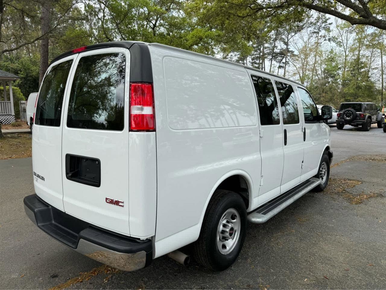 Used 2024 GMC Savana 2500 w/ Driver Convenience Package RWD image 5