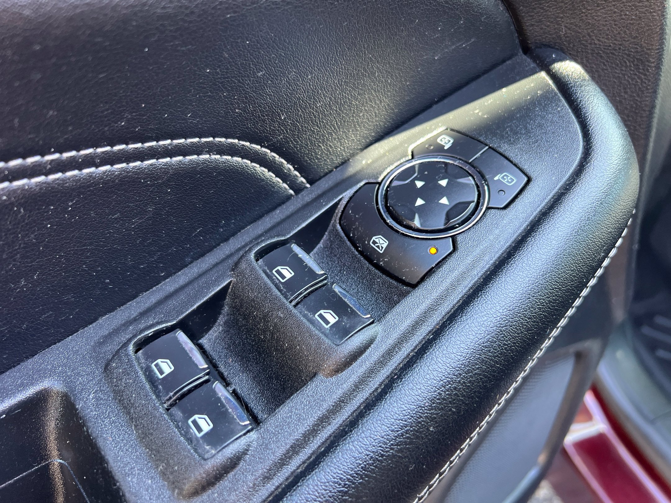 Used 2022 Ford Edge Titanium AWD/4WD image 15