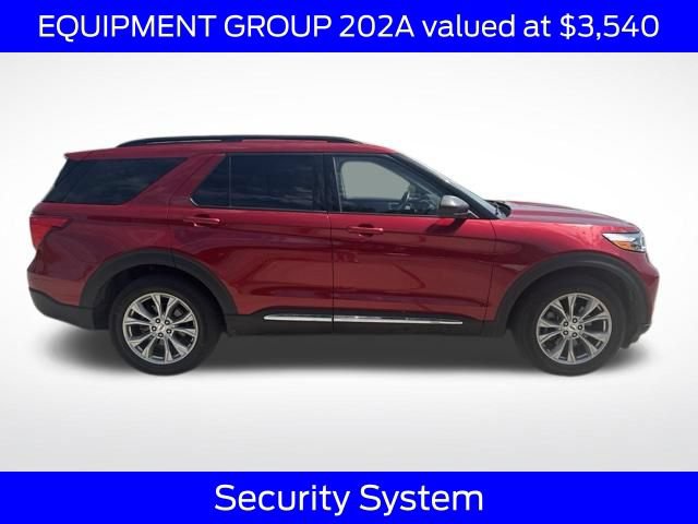 Used 2024 Ford Explorer XLT w/ Equipment Group 202A AWD/4WD image 3