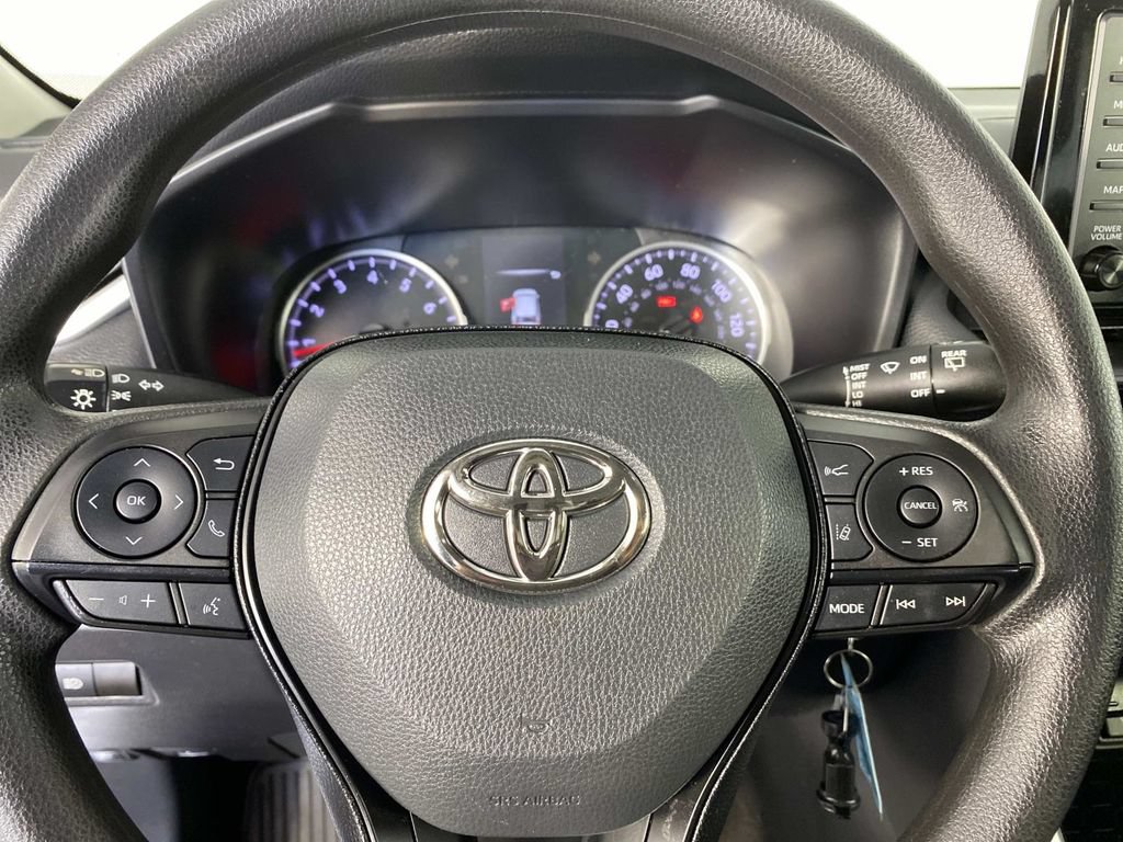 Used 2022 Toyota RAV4 LE AWD/4WD image 13