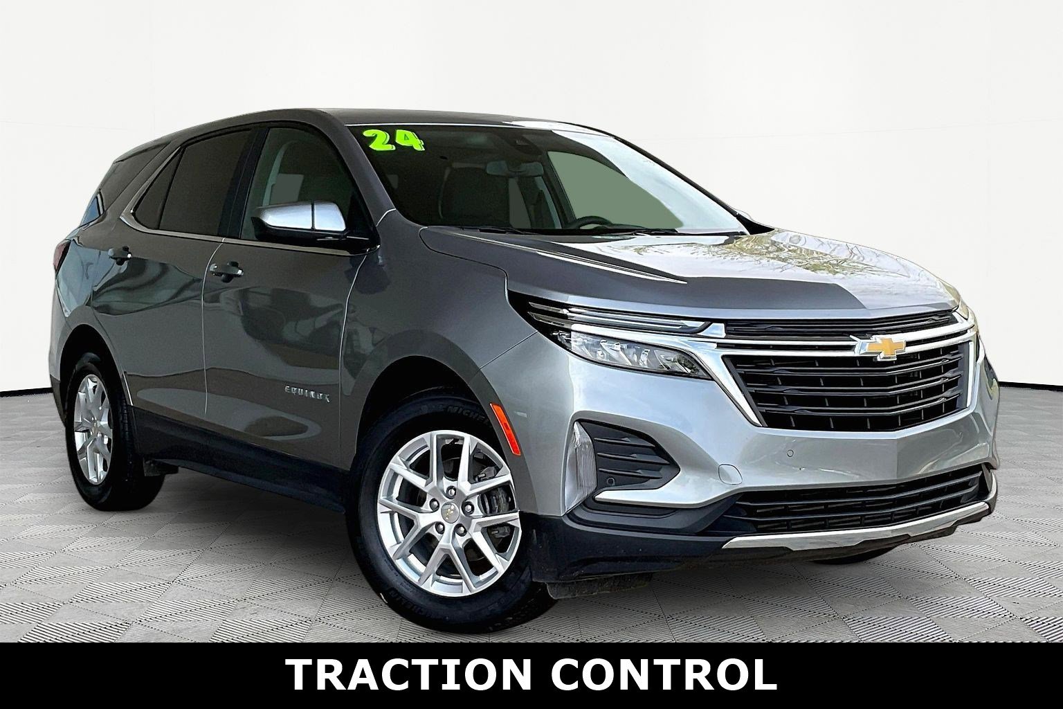 Used 2024 Chevrolet Equinox LT image 3